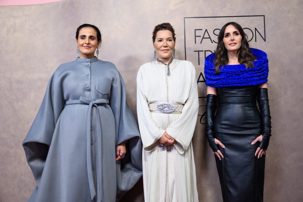 Lalla Hasnaa entourée de Sheikha Al Mayassa Bint Hamad et Tania Farès au palais Badii à Marrakech pour les Fashion Trust Arabia